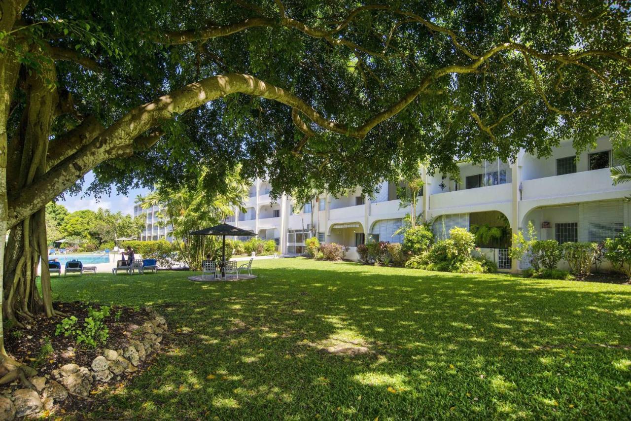 Ground Floor Apartment Located In Hometown, 5 Min Walk To The Beach Saint James Exteriör bild
